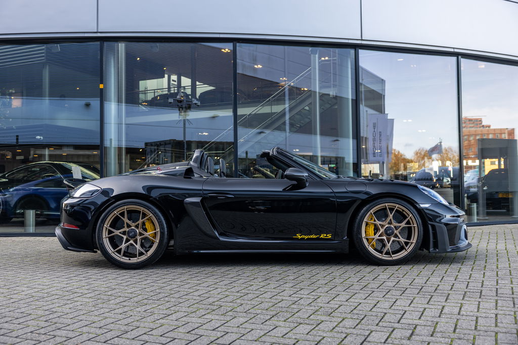 Porsche 718 Spyder RS