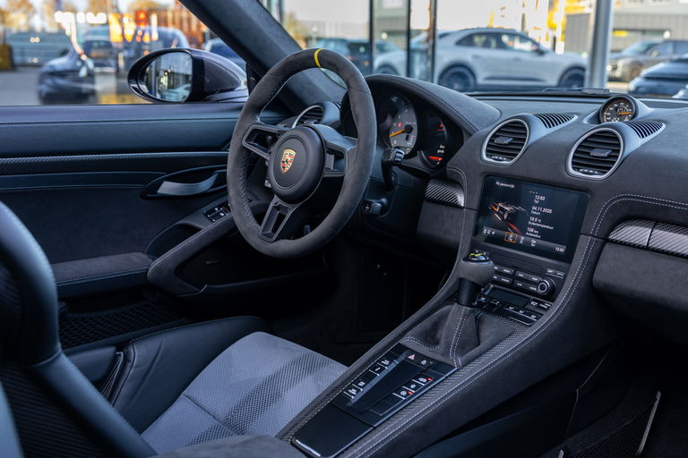 Porsche 718 Spyder RS