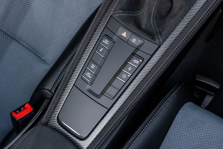 Porsche 718 Spyder RS