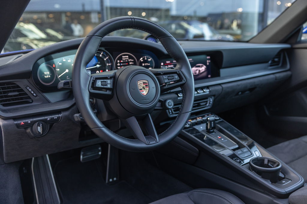 Porsche 992 Carrera GTS