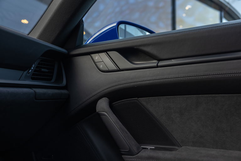 Porsche 992 Carrera GTS