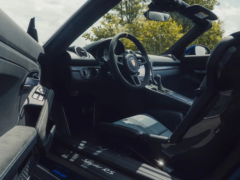 Porsche 718 Spyder RS