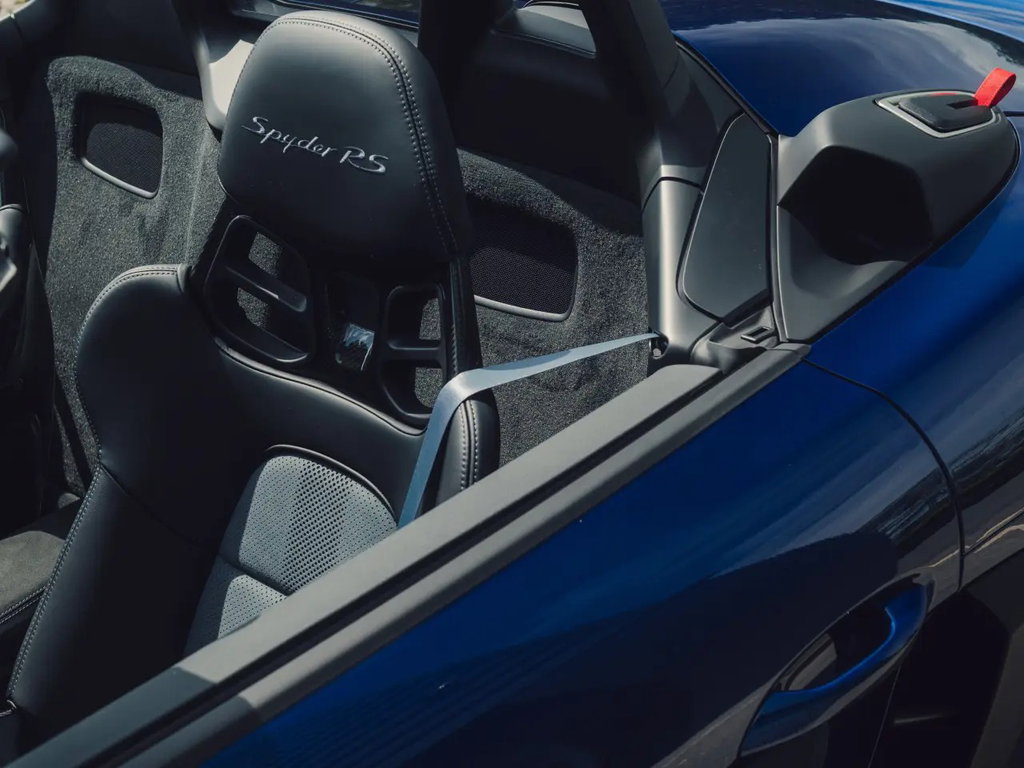 Porsche 718 Spyder RS