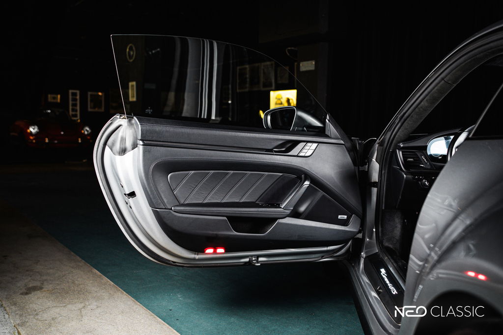 Porsche 992 Carrera 4 GTS