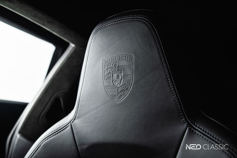 Porsche 992 Carrera 4 GTS