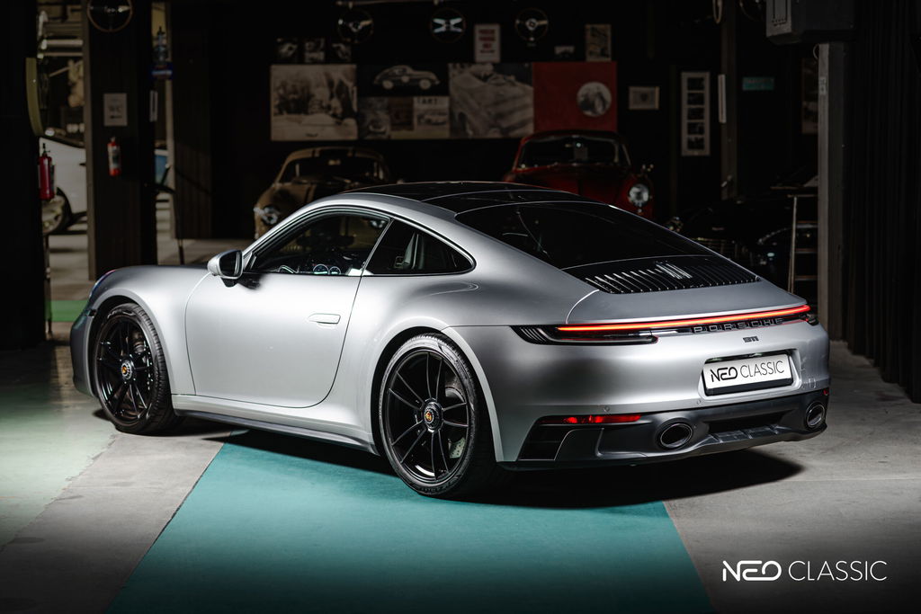 Porsche 992 Carrera 4 GTS