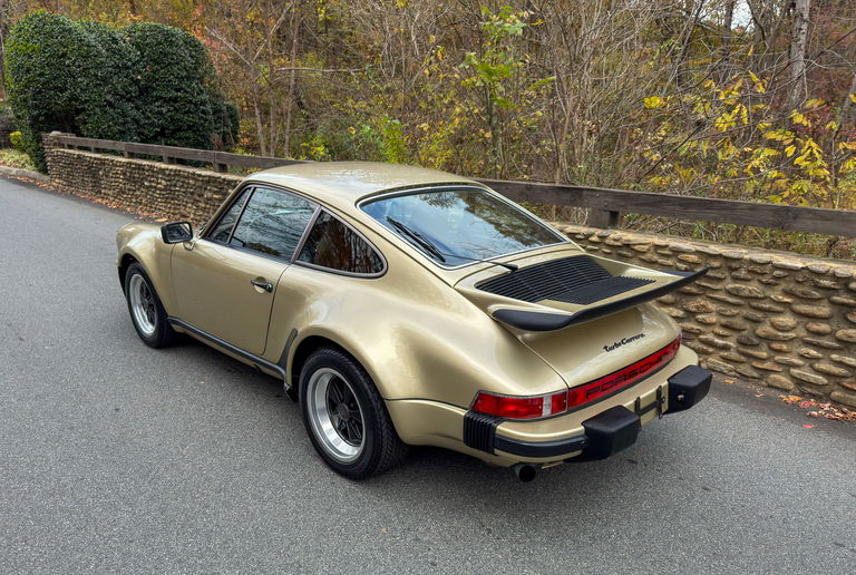 Porsche 911 Turbo 3.0 (US)