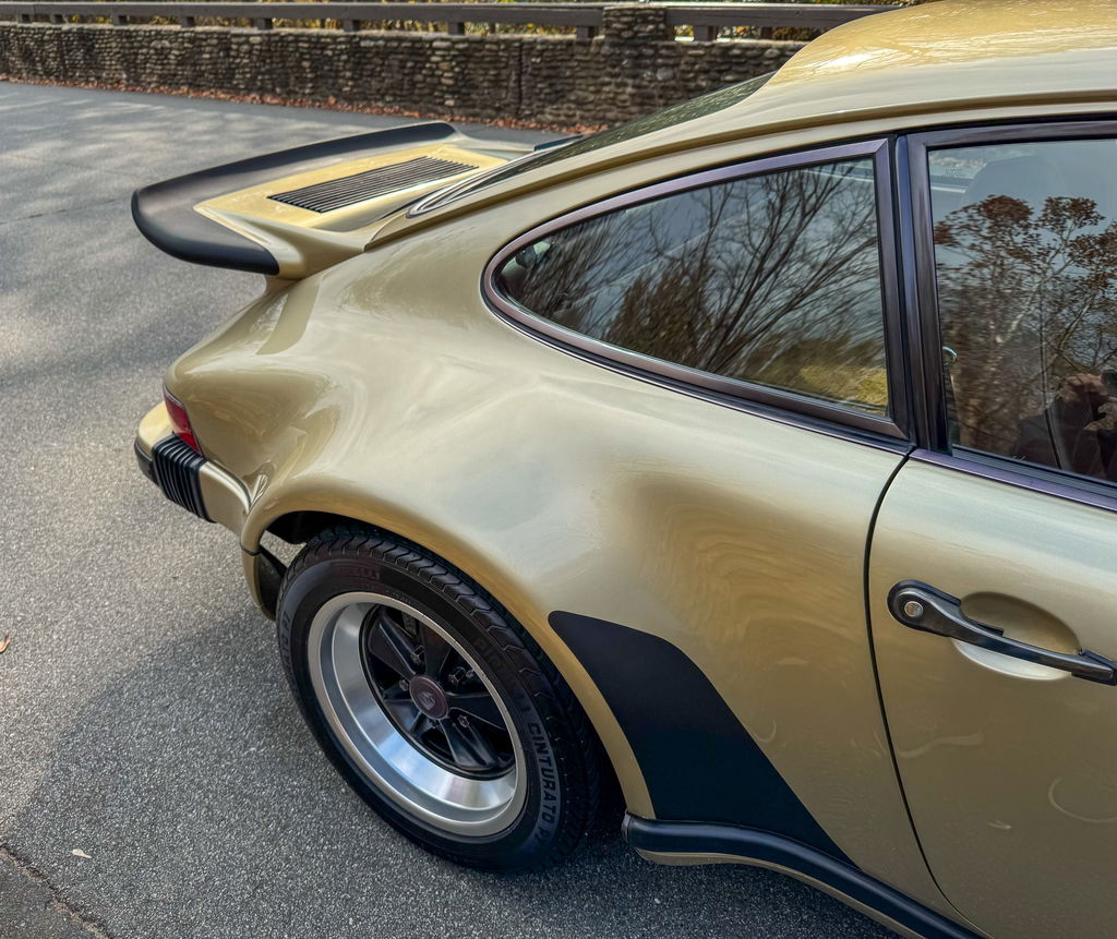 Porsche 911 Turbo 3.0 (US)