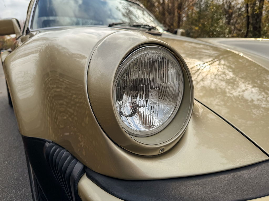 Porsche 911 Turbo 3.0 (US)