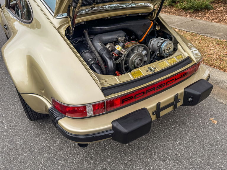 Porsche 911 Turbo 3.0 (US)