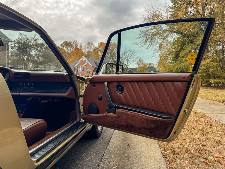 Porsche 911 Turbo 3.0 (US)