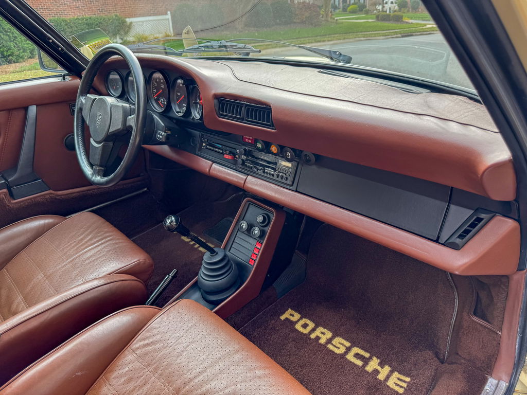 Porsche 911 Turbo 3.0 (US)