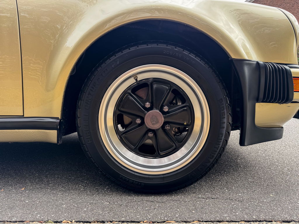 Porsche 911 Turbo 3.0 (US)