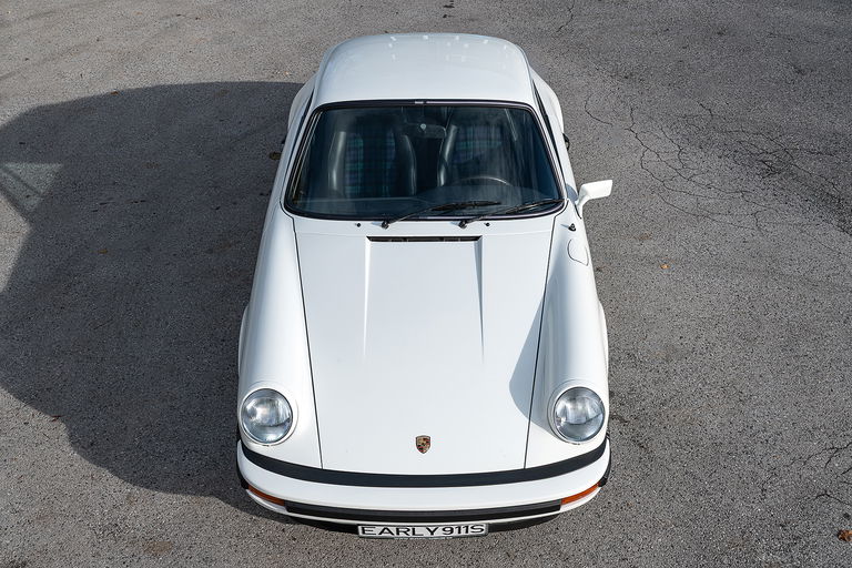 Porsche 911 Carrera 2.7