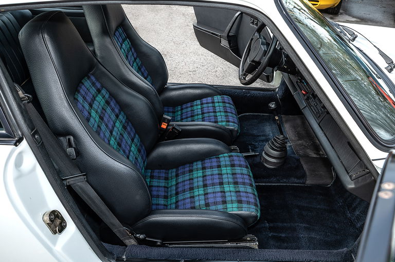 Porsche 911 Carrera 2.7