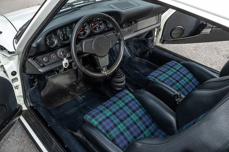 Porsche 911 Carrera 2.7