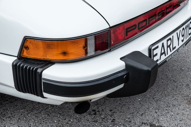 Porsche 911 Carrera 2.7