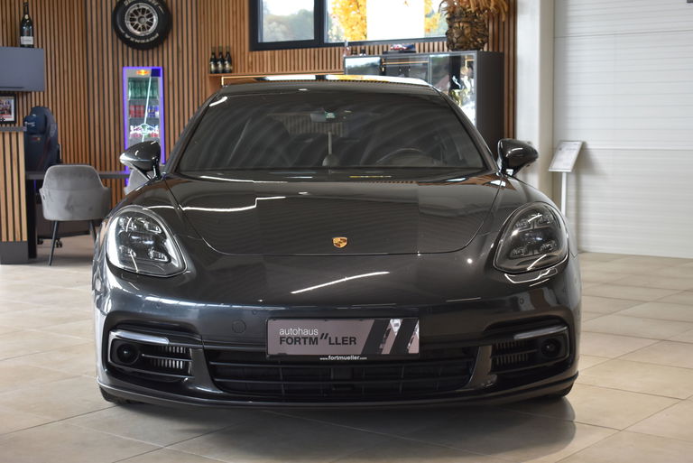 Porsche Panamera 4 E-Hybrid
