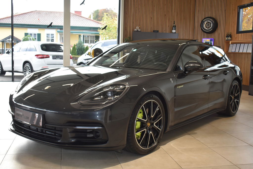 Porsche Panamera 4 E-Hybrid