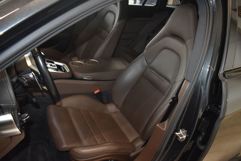 Porsche Panamera 4 E-Hybrid