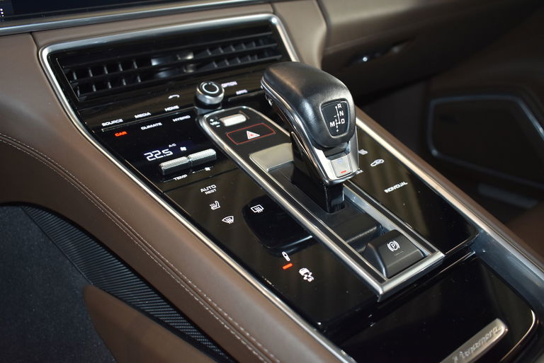 Porsche Panamera 4 E-Hybrid