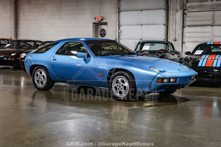 Porsche 928