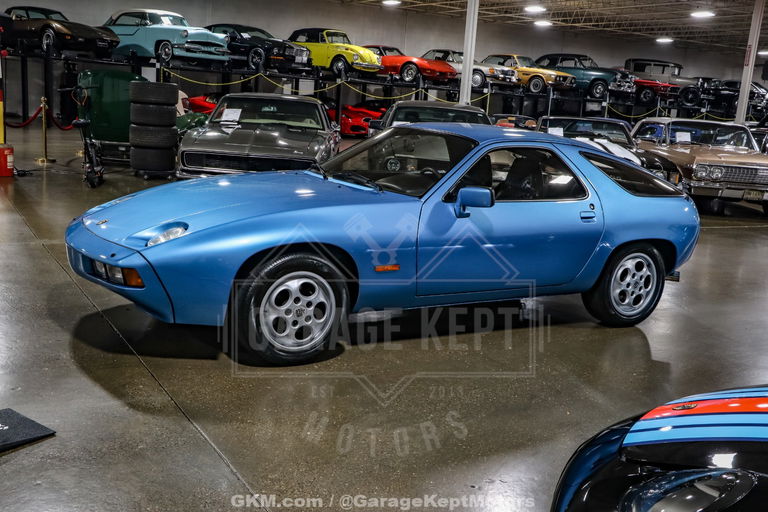 Porsche 928