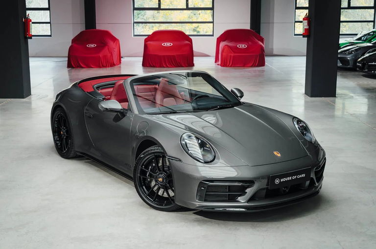 Porsche 992 Carrera 4 GTS