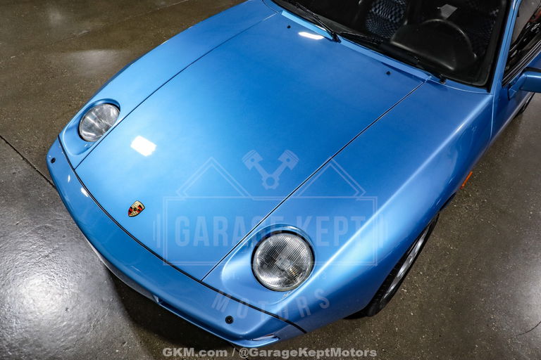 Porsche 928