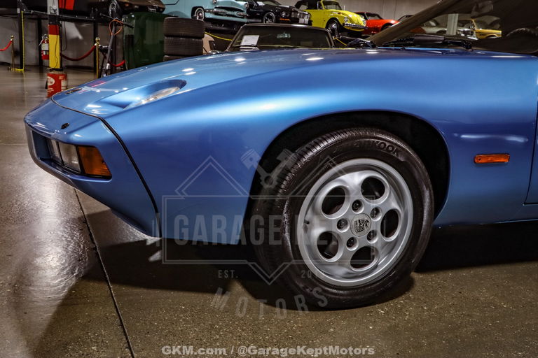 Porsche 928