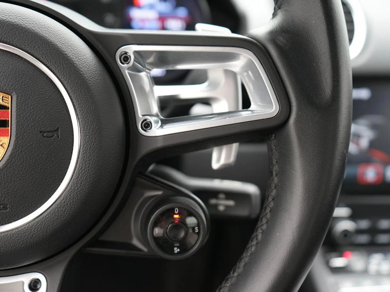 Porsche 718 Cayman T