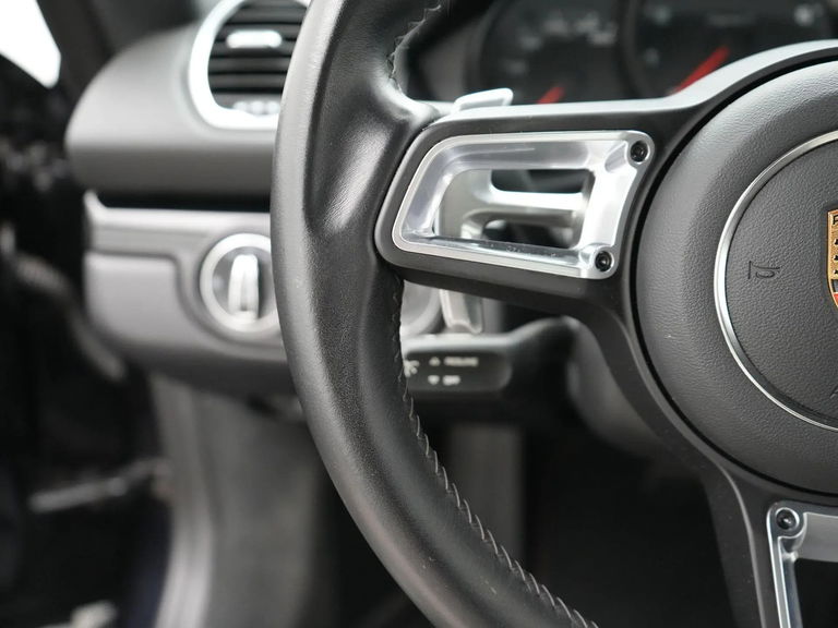 Porsche 718 Cayman T