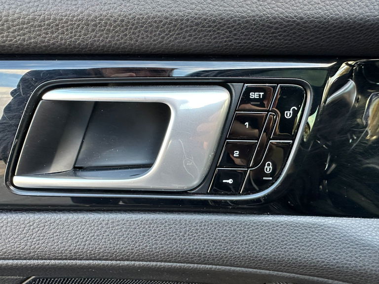 Porsche Panamera 4 E-Hybrid