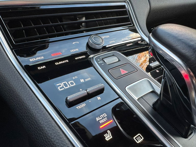 Porsche Panamera 4 E-Hybrid