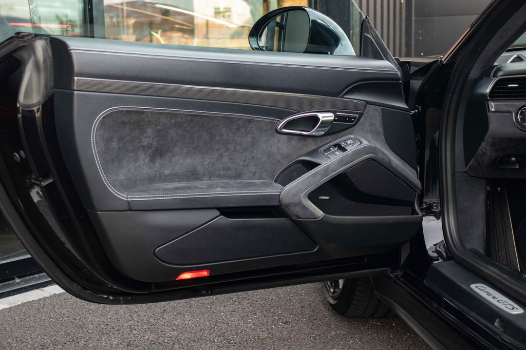 Porsche 991 Carrera GTS