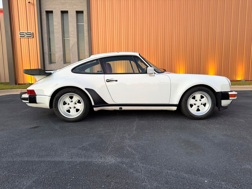 Porsche 911 Turbo 3.3 (US)