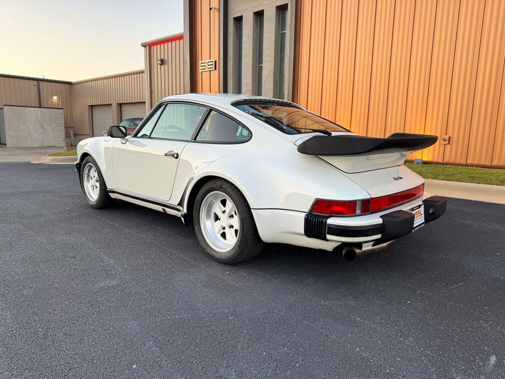 Porsche 911 Turbo 3.3 (US)