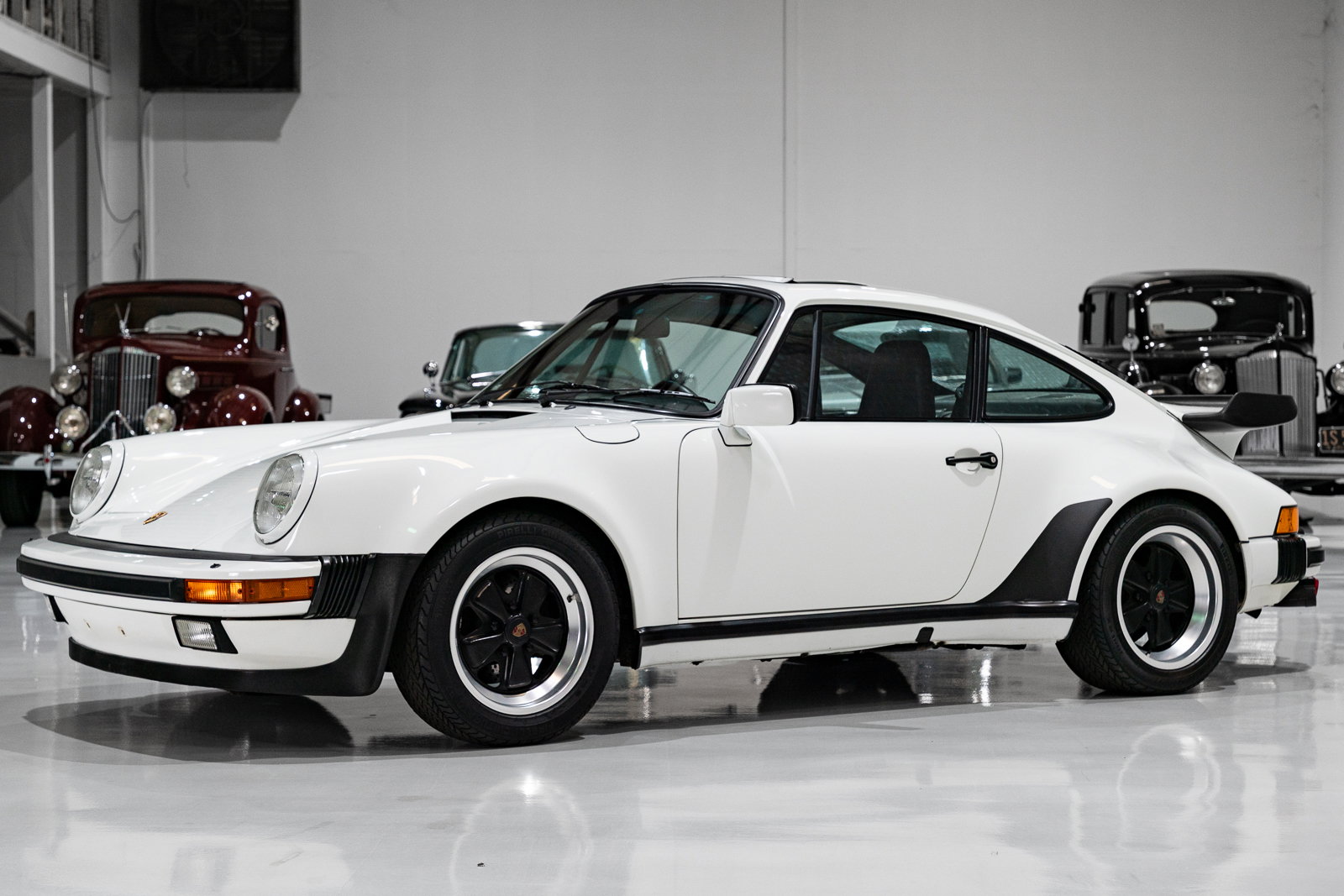 Porsche 911 Turbo 3.3 (US) 1987 - elferspot.com - Marketplace for