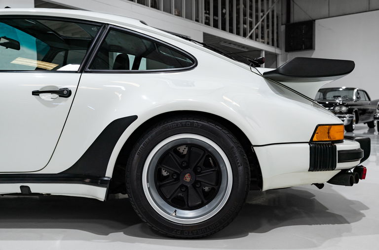 Porsche 911 Turbo 3.3 (US)