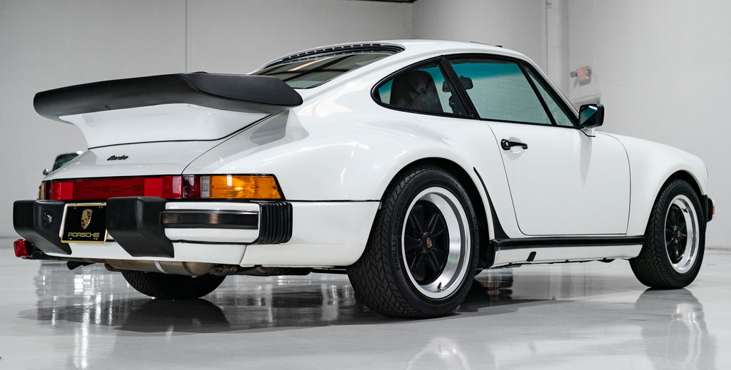 Porsche 911 Turbo 3.3 (US)
