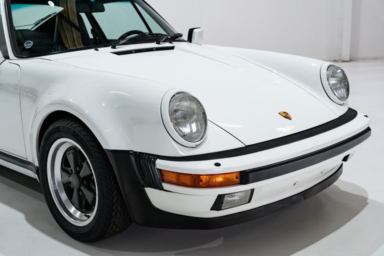 Porsche 911 Turbo 3.3 (US)