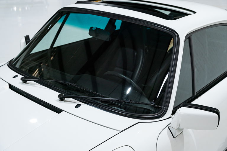 Porsche 911 Turbo 3.3 (US)