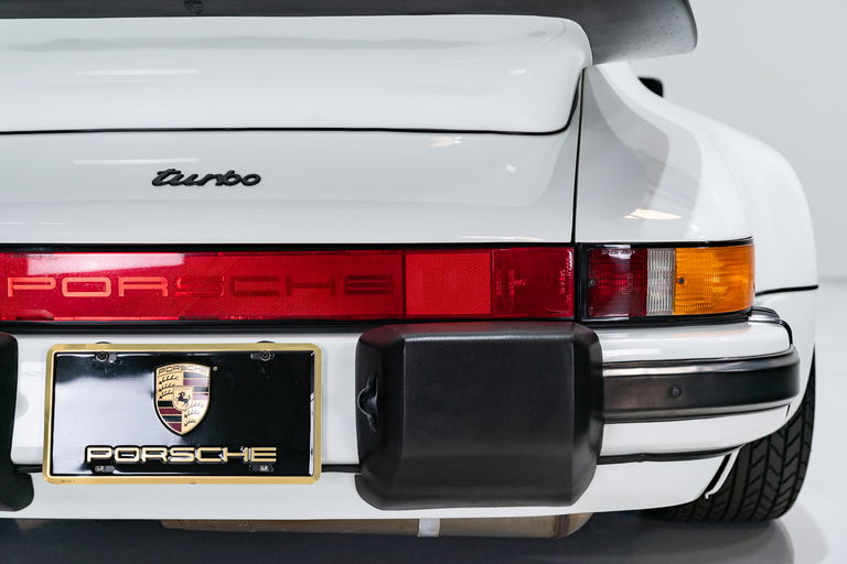Porsche 911 Turbo 3.3 (US)