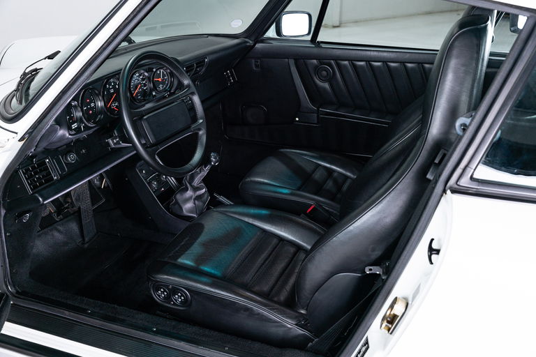 Porsche 911 Turbo 3.3 (US)