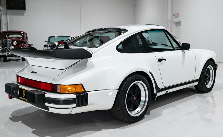 Porsche 911 Turbo 3.3 (US)