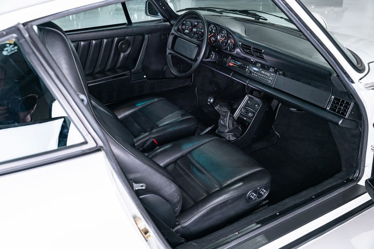 Porsche 911 Turbo 3.3 (US)