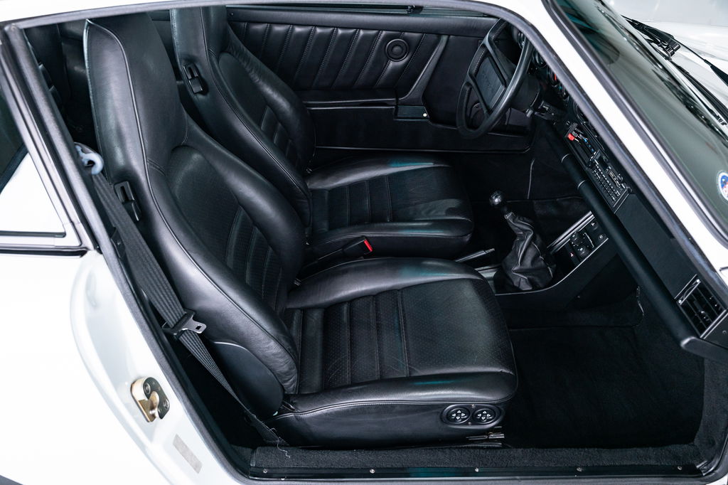 Porsche 911 Turbo 3.3 (US)