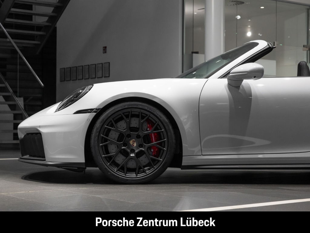 Porsche 992.2 Carrera 4 GTS