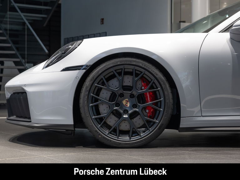 Porsche 992.2 Carrera 4 GTS