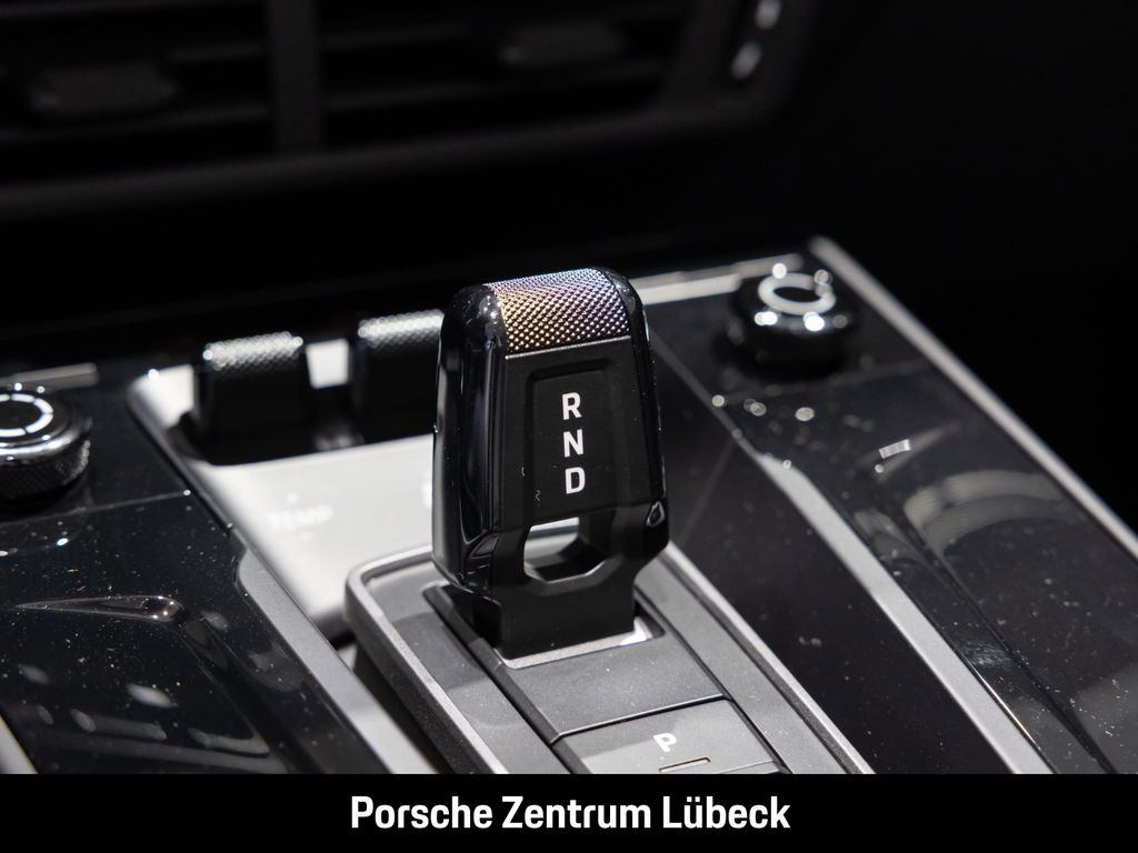 Porsche 992.2 Carrera 4 GTS